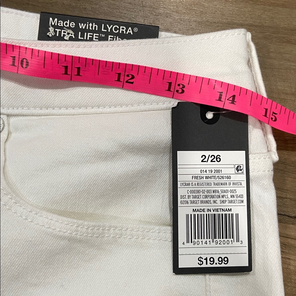 White Jean Shorts for Women - Picture 5 of 8
